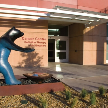 UNM Cancer Center receives elite 'comprehensive' designation UNM Cancer Center receives elite 'comprehensive' designation