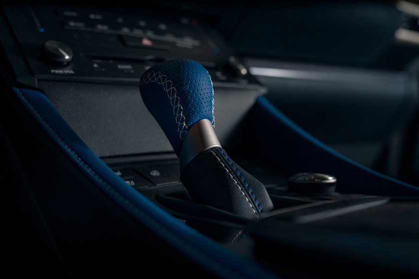 Album Lexus Canada