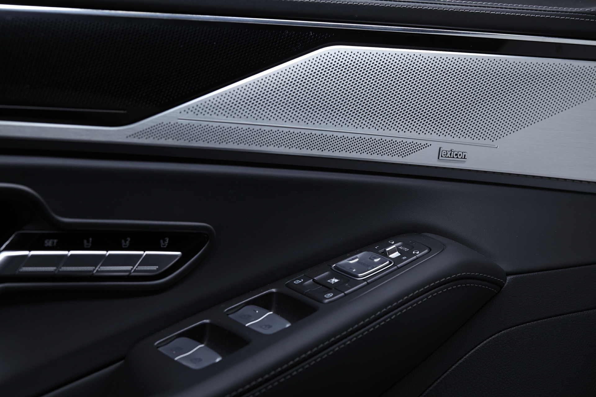 SUMMIT Next_Door_Panel_Details