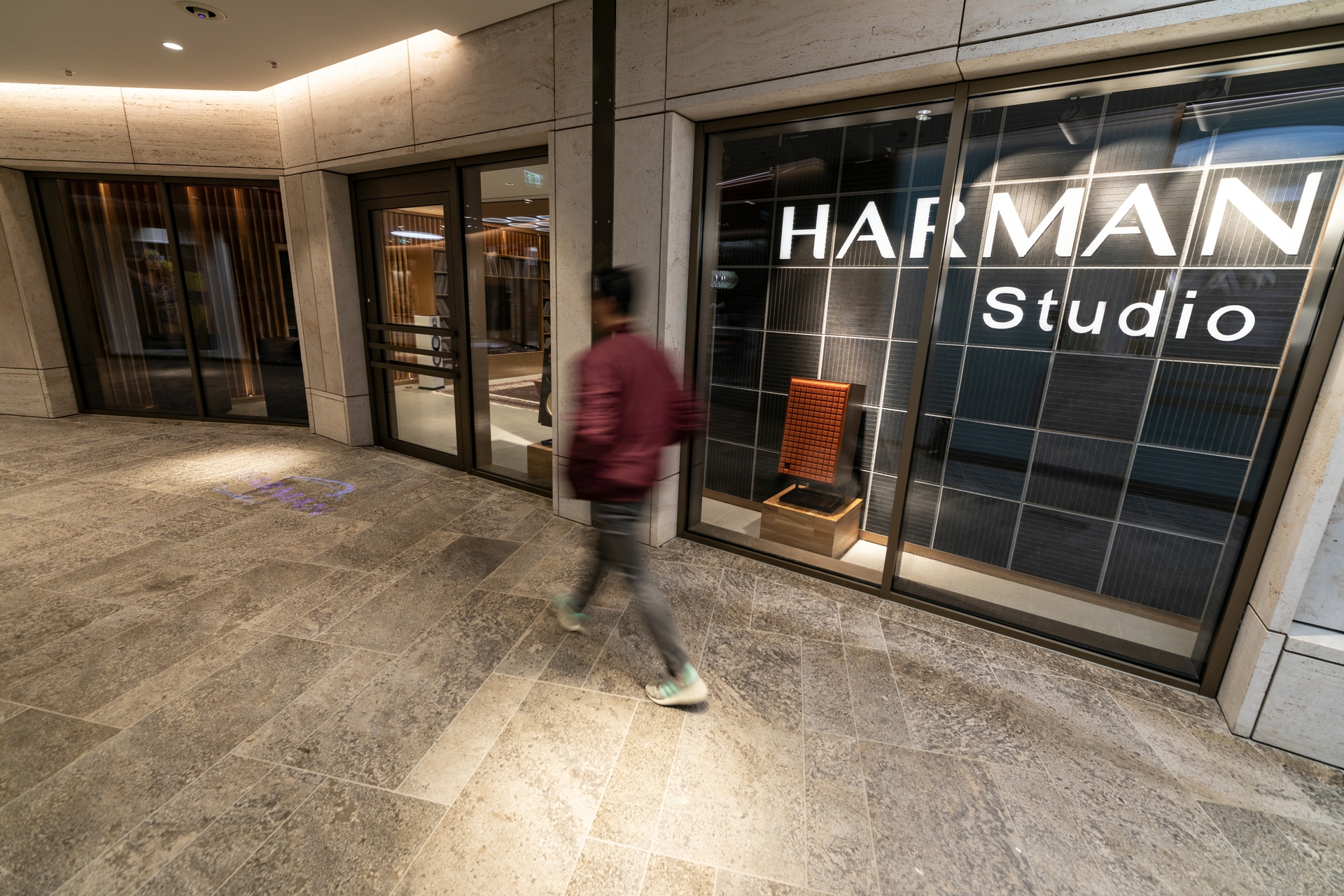 Luxury Audio Studio_Outside_201905130602