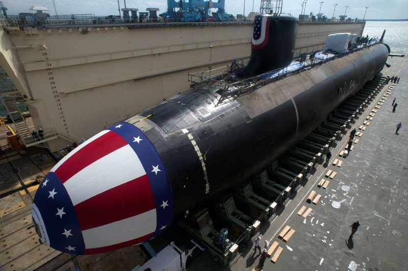 submarine-john-warner-ssn-785-in-floating-dry-dock-huntington