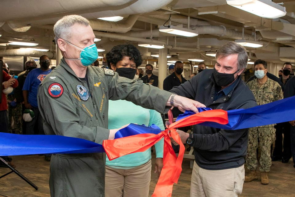 Photo Release — Huntington Ingalls Industries Achieves Milestone in Refueling and Complex Overhaul of USS George Washington (CVN 73) - Vimarsana News