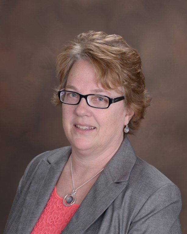 Associated Bank's Trudy Lundeen celebrates 30 years with the bank