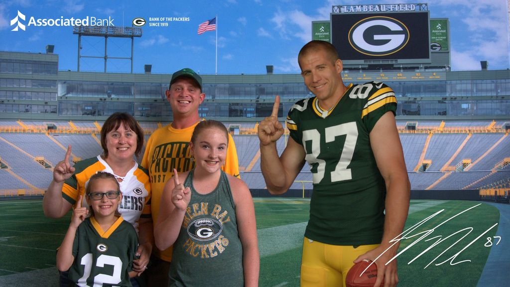 Green Bay Packers Associated Bank Receives Silver 2017 Experience And Design Technology Award Associated Bank