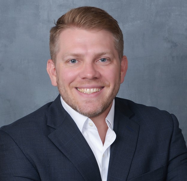 Joe Hughes with Associated Bank recognized by Latino Entrepreneurial