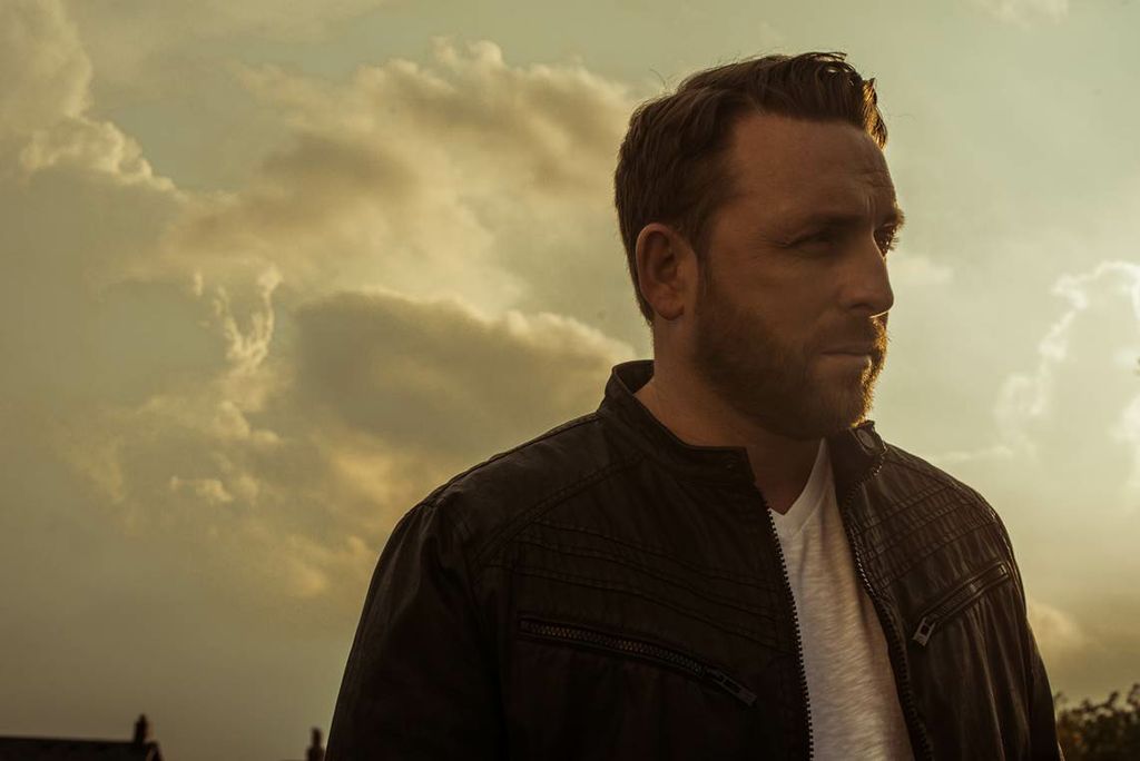 Johnny Reid Colour Photo