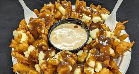 Poutine Colossal Onion