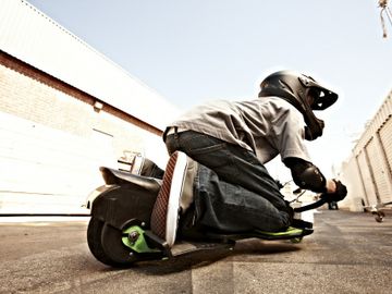 Dynacraft Debuts New Motorized Ride-On Urban Shredder by Hot Wheels™ Dynacraft Debuts New Motorized Ride-On Urban Shredder by Hot Wheels™