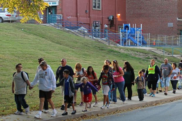 Walking to school by MoBikeFed