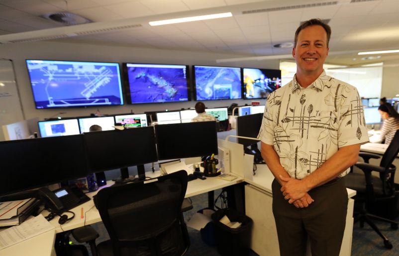 David Rouse, managing director of Hawaiian Airlines' 24-hour SOCC, oversees the teams that monitor weather that could potentially impact our operations in our various markets. IMG_8215