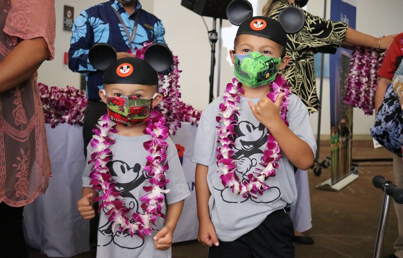 Elijah, Jesse and their mother Tammy, an A321neo first officer at Hawaiian Airlines, joined our inaugural Honolulu-Orlando flight, which departed yesterday and arrived in Orlando this morning. IMG_3911