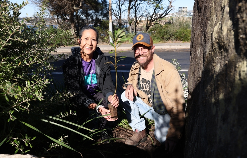 Nakanelua-Richards and Byrne planted a waratah, one of Australia’s most iconic native flowers and the state emblem of New South Wales. SYD 20th 14