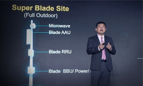 Peter Zhou, Chief Marketing Officer of Huawei Wireless Solution, is delivering a keynote speech
