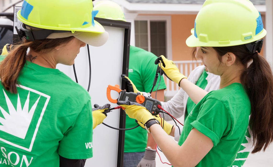 Volunteers Help Bring Solar to Low-Income Homeowners | Energized by Edison