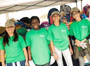 Students in Inglewood Receive the Gift of a Garden