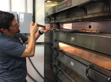 Perfecting Pizzas in Energy-Efficient Ovens