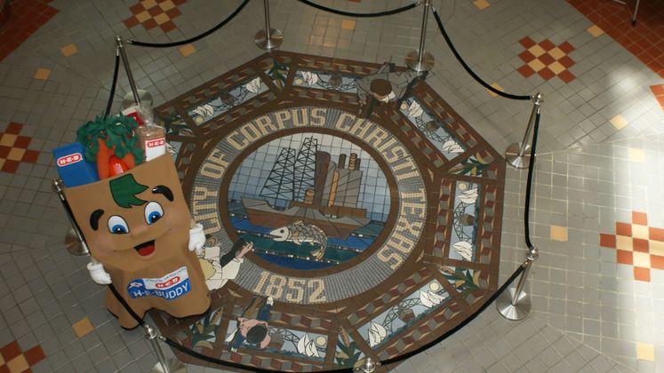 HE-Buddy at City Hall