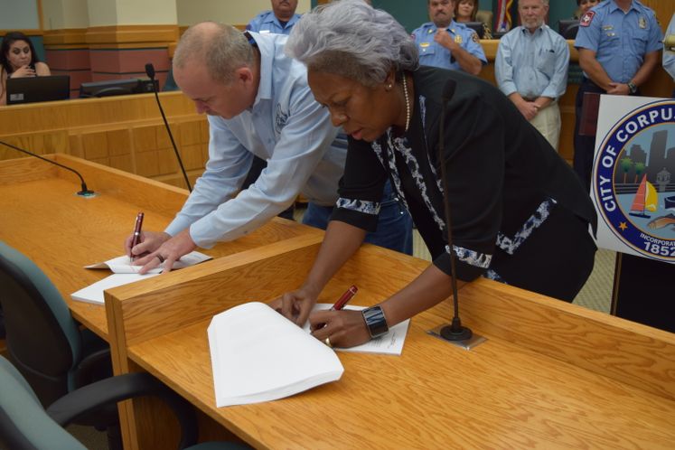 Contract Agreement Between City of Corpus Christi and Professional Firefighters Association Local #936