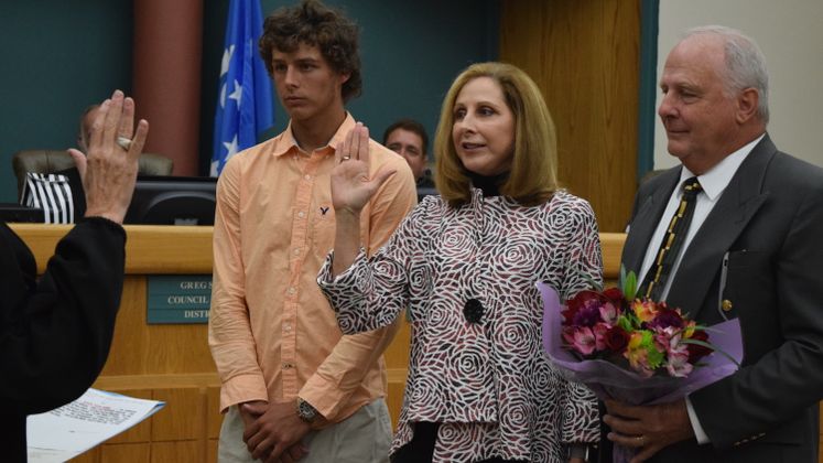 Council Member Debbie Lindsey-Opel