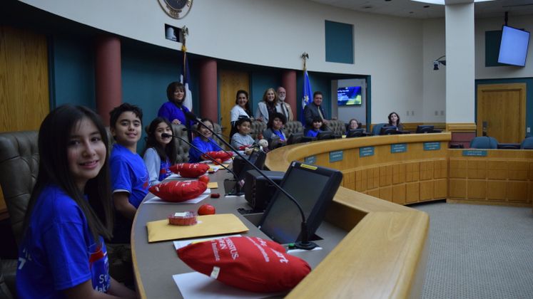 School of Science and Technology Students Visit City Hall