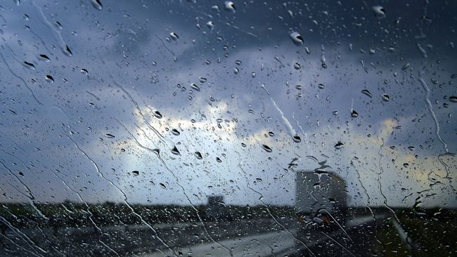 Duke Energy Florida monitors Tropical Depression Nine and prepares for severe weather