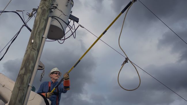 Duke Energy Florida assessing damage and repairing outages from Hurricane Matthew