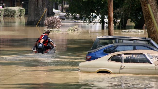 Piedmont Natural Gas helping storm-damaged communities rebuild with $30,000 American Red Cross donation