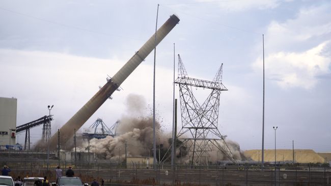 Crystal River Stacks Implosion03