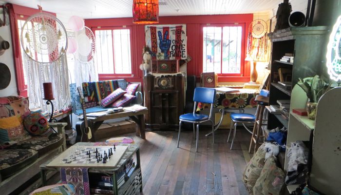 6_IMG_3514_SideRoom_700x400