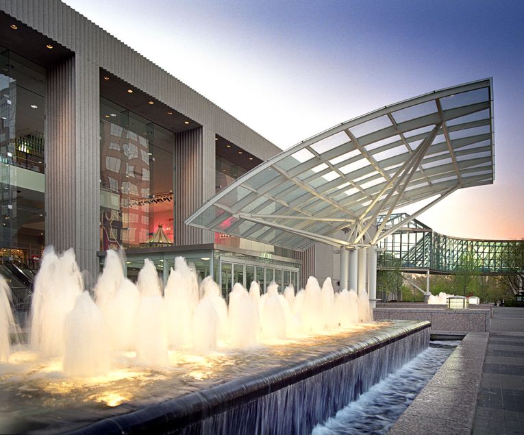 CROWN CENTER Visit KC