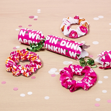 Dunkin_Scrunchie_Set_04