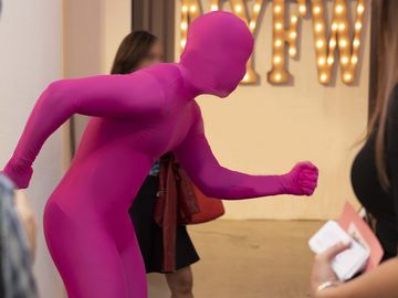 Dunkin' Runner NYFW Dunkin' Runner NYFW