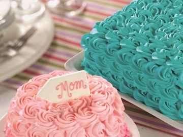 BASKIN-ROBBINS IS CELEBRATING MOMS NATIONWIDE WITH MAY FLAVOR OF THE MONTH, MOM’S MAKIN’ COOKIES™, AND LINEUP OF ELEGANT ICE CREAM CAKES 