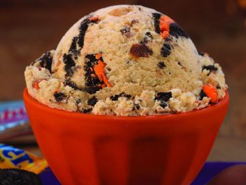 The Story Behind Baskin-Robbins’ October Flavor of the Month, Trick
