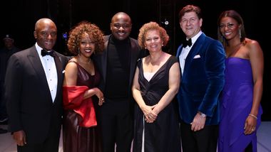  Chris Womack, Artistic Director Robert Battle, and Gala Co-Chairs Gina Adams, Debra Lee, Lyndon Boozer, and Sela Collins