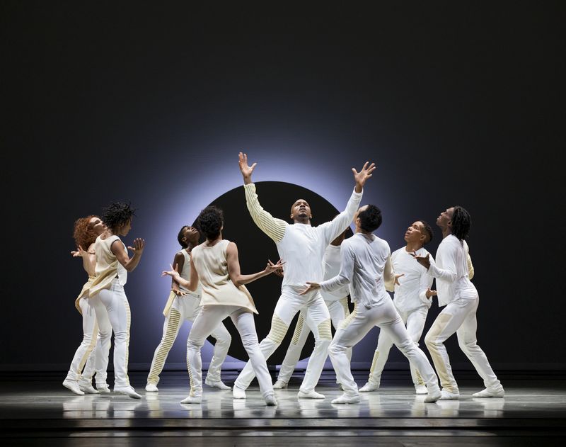 Alvin Ailey American Dance Theater in Jessica Lang's EN