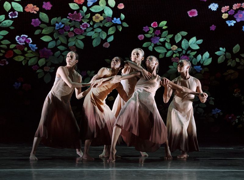 Alvin Ailey American Dance Theater in Jamar Roberts' Ode