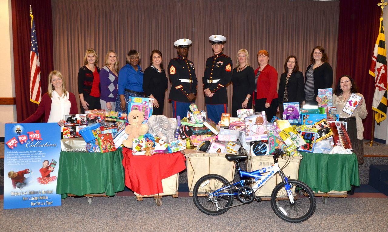 Photo Release Northrop Grumman Employees Brighten Holidays for Those