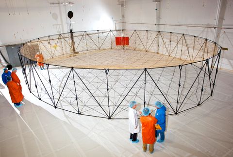 AstroMesh reflector (a)