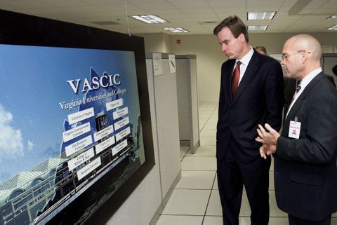 Virginia Governor Mark Warner Visits Advanced Shipbuilding and Carrier Integration Center