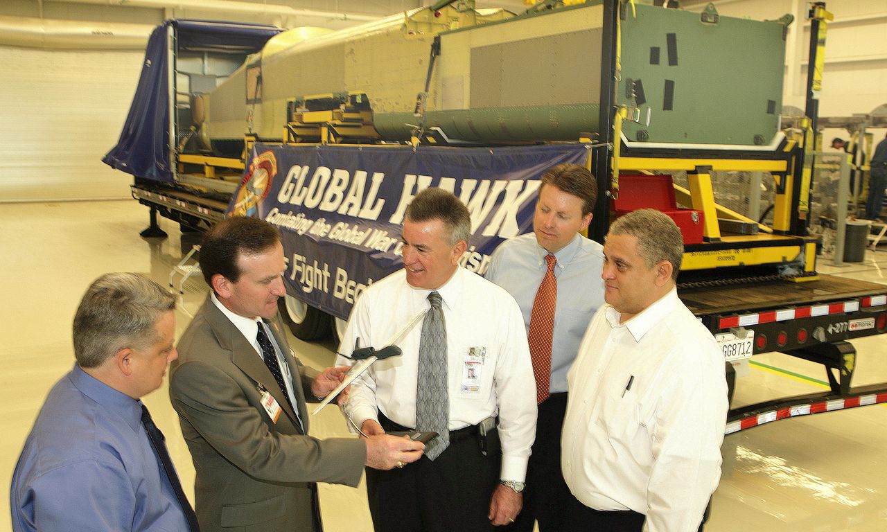 Photo Release Northrop Grumman Mississippi Facility Delivers Its First Global Hawk Fuselage