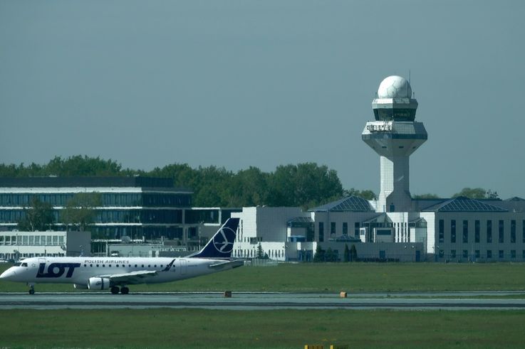 Northrop Grumman Secures Ground to Air Communication Requirements for Airports in Poland