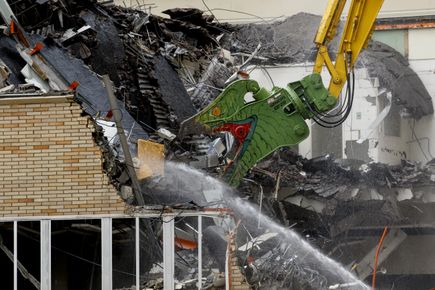 Demolition of the old School of Dentistry building