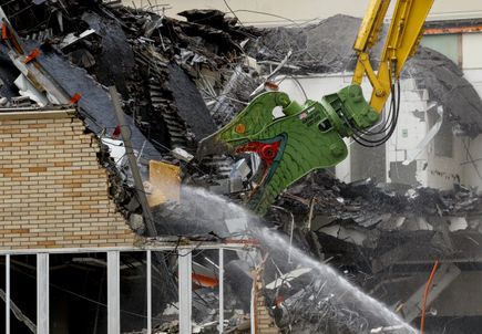Demolition of the old School of Dentistry building