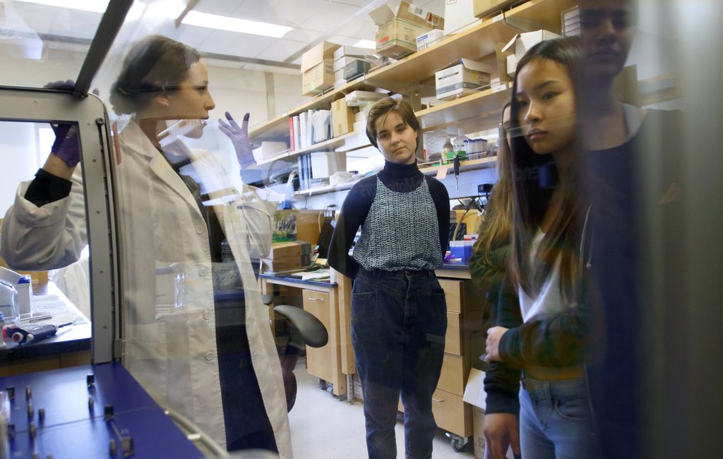 Creative Science School visits OHSU