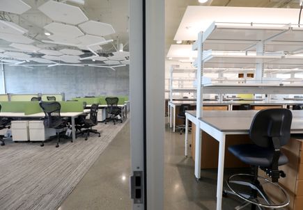 Knight Cancer Research Building construction