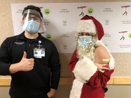 Students and trainees administer COVID-19 vaccines