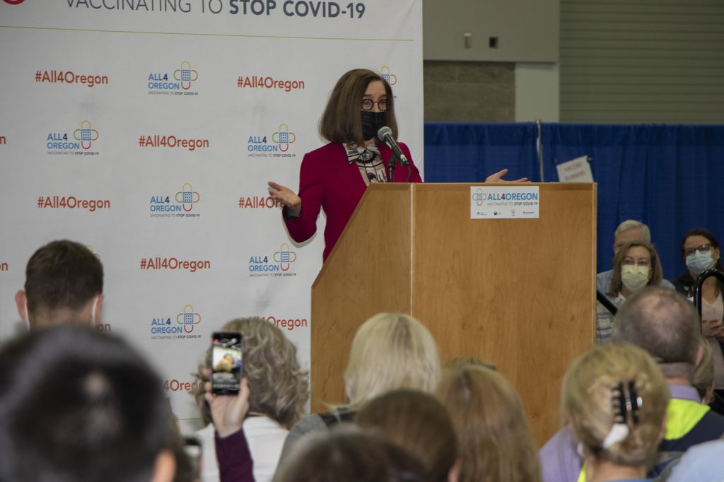 Governor Visits All4Oregon COVID-19 Vaccination Site