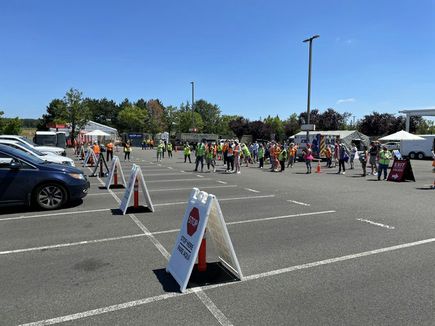 PDX volunteers and staff