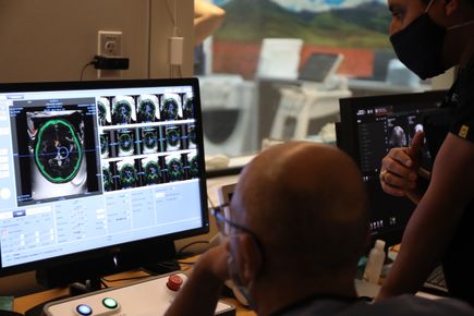 New treatment for tremors: Cutting-edge brain surgery with no cutting